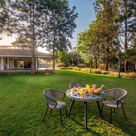 Stayvista'S Silver Grove - Serene Haven With Expansive Lawn & Terrace Nashik Esterno foto