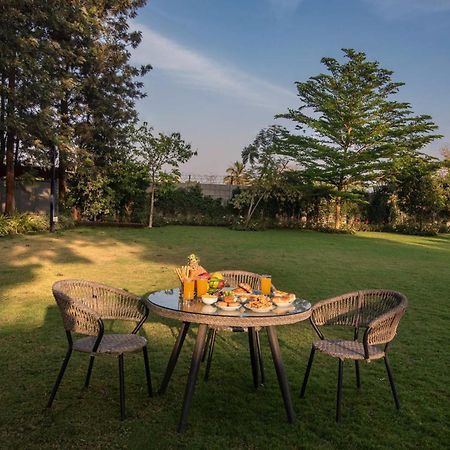 Stayvista'S Silver Grove - Serene Haven With Expansive Lawn & Terrace Nashik Esterno foto